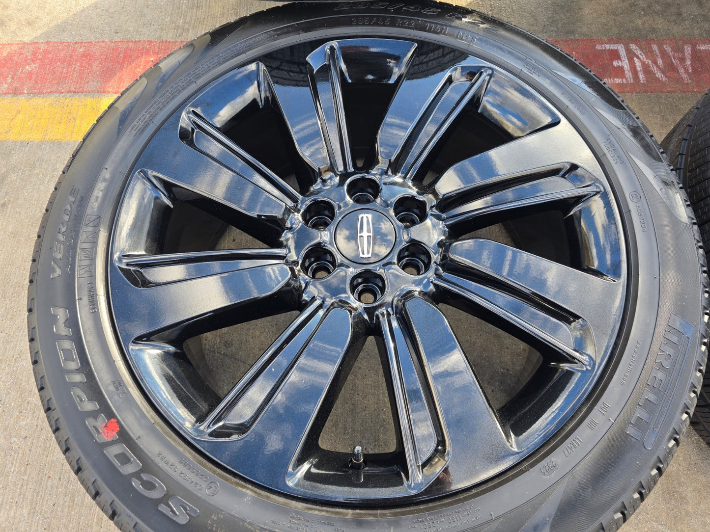 22" Lincoln Navigator OEM rims wheels Black Label 95384 10496 tires PIRELLI NEW