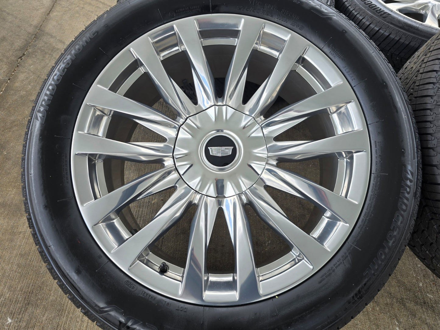 22" Cadillac Escalade Platinum OEM wheels rims 95026 4873 tires DISCOUNTED