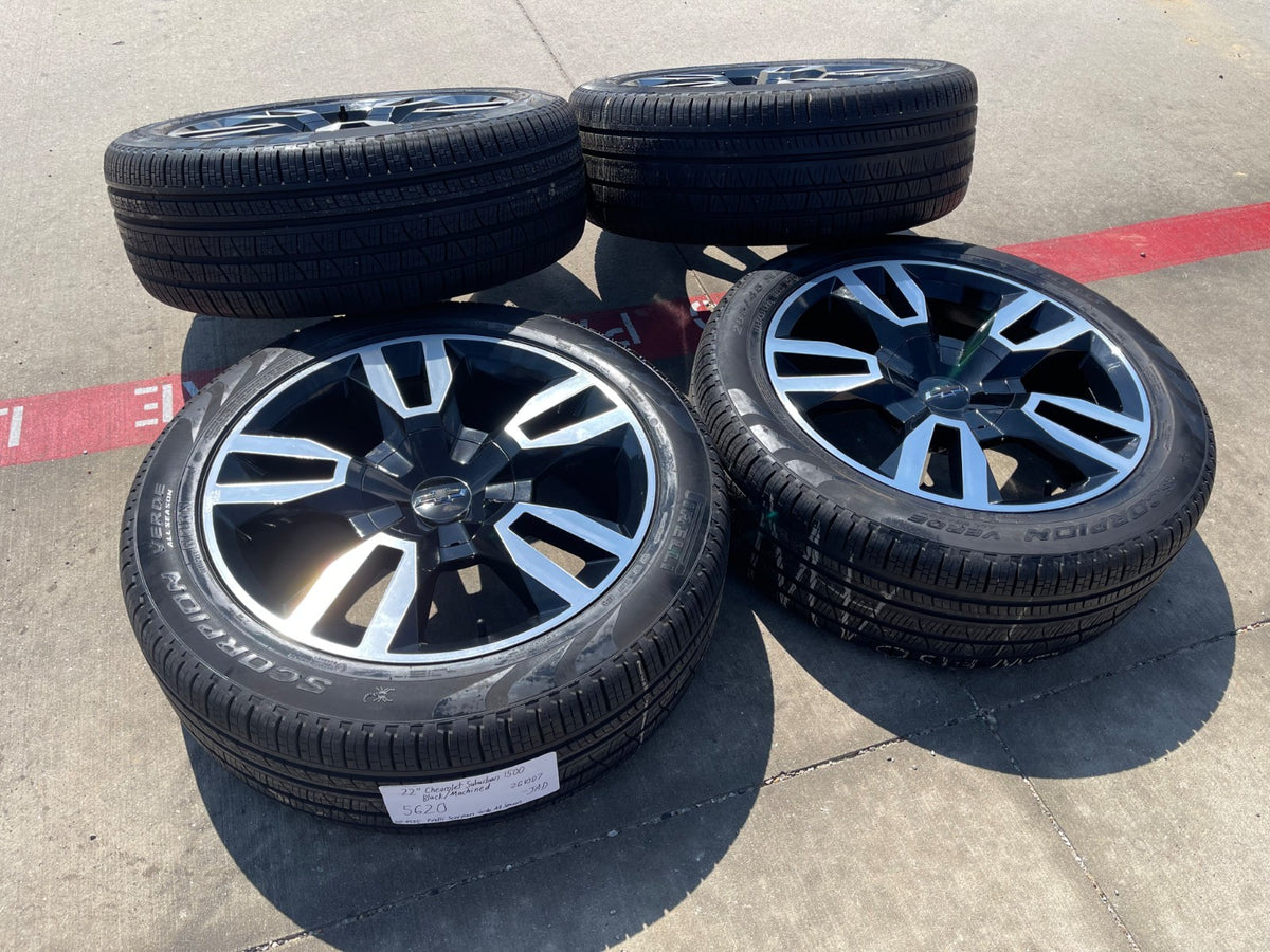 22" Chevy Silverado Tahoe Suburban RST OEM 5620 wheels rims PIRELLI SET