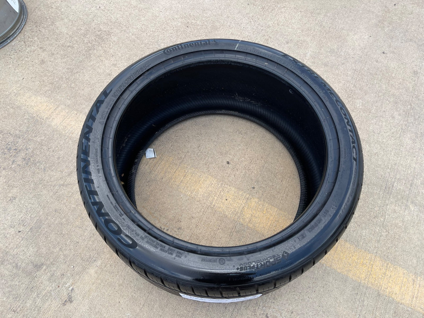 (1) 315/35/22 Continental Extreme Contact DWS06 111Y XL M+S 315/35R22 tire
