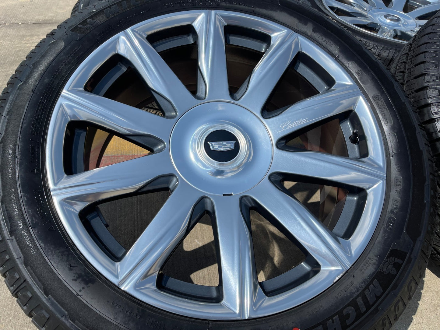 22" Cadillac Escalade Platinum OEM wheels rims 95078 4874 tires MICHELIN NEW