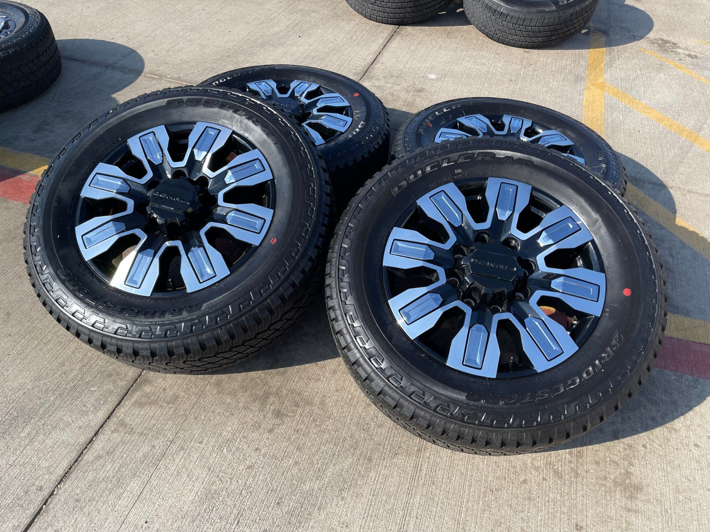 20" GMC Sierra DENALI 2500 3500 OEM wheels rims 5958 14138 Chevy DUELER A/T NEW