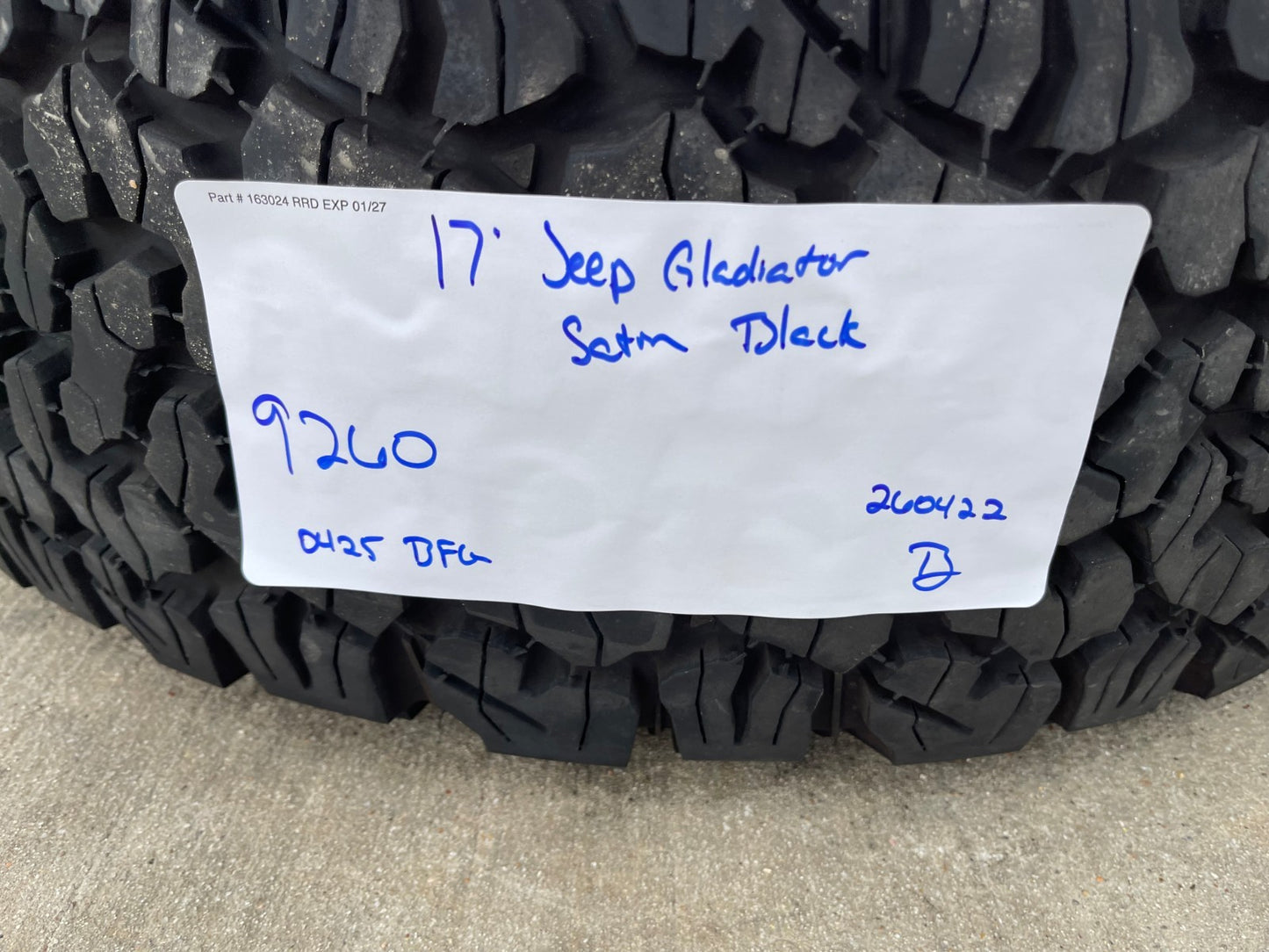 17" Jeep Wrangler Rubicon OEM 9260 wheels rims Gladiator tires BFG KO2 A/T 33"