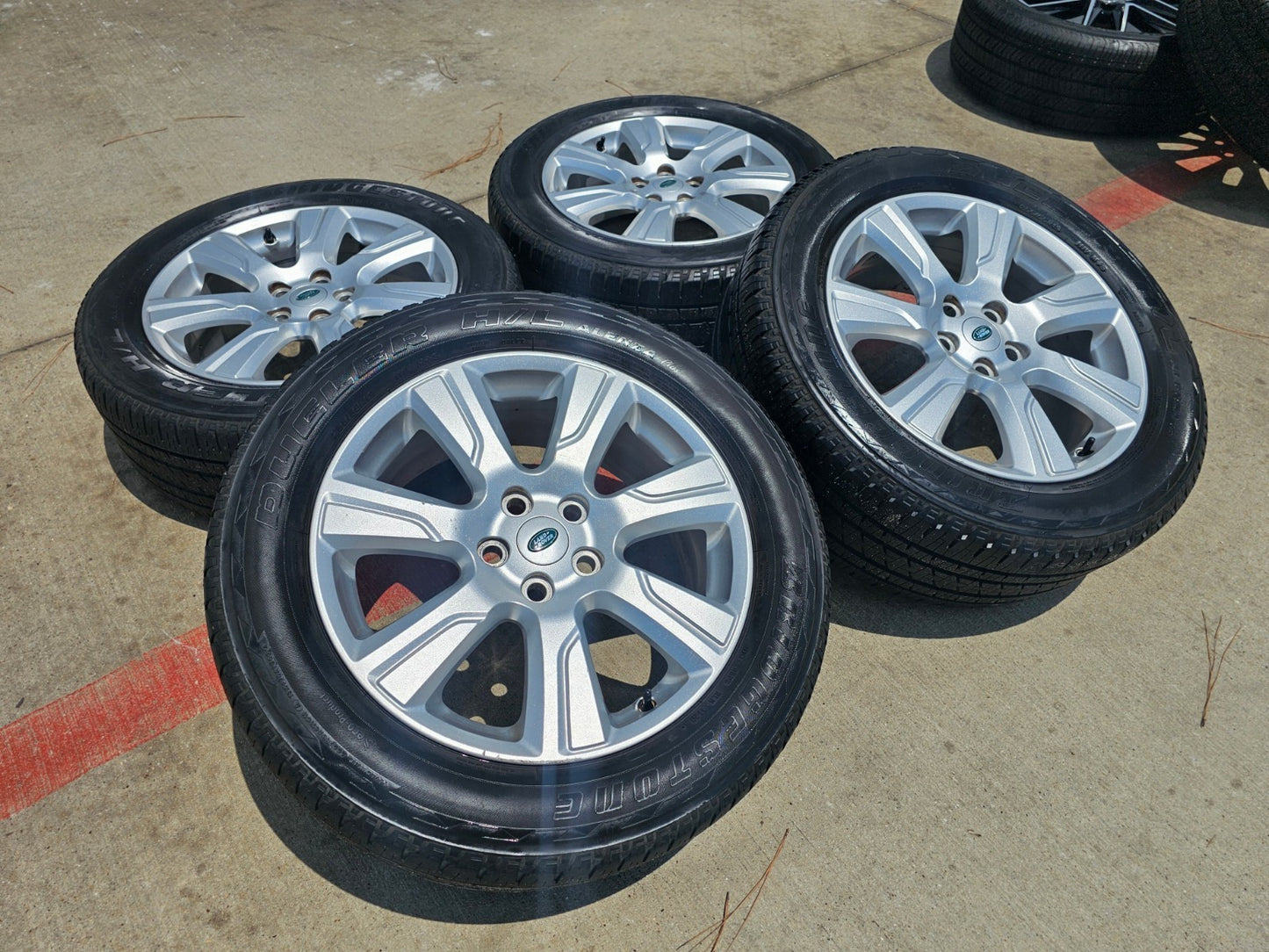 19" Range Land Rover LR4 OEM wheels rims 72259 tires