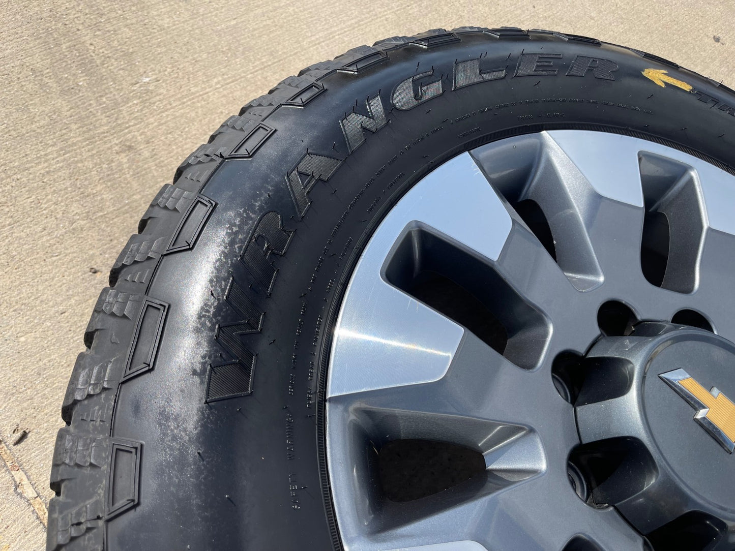 20" Chevy Silverado GMC Sierra 2500 3500 OEM 5960 5947 wheel rim tire spare