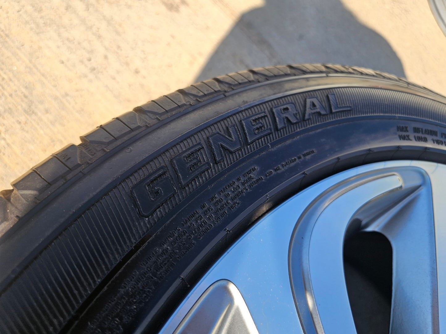 (1) 22" Lincoln Navigator BLACK LABEL OEM 10497 rim wheel 2022 2023 2024 GENERAL