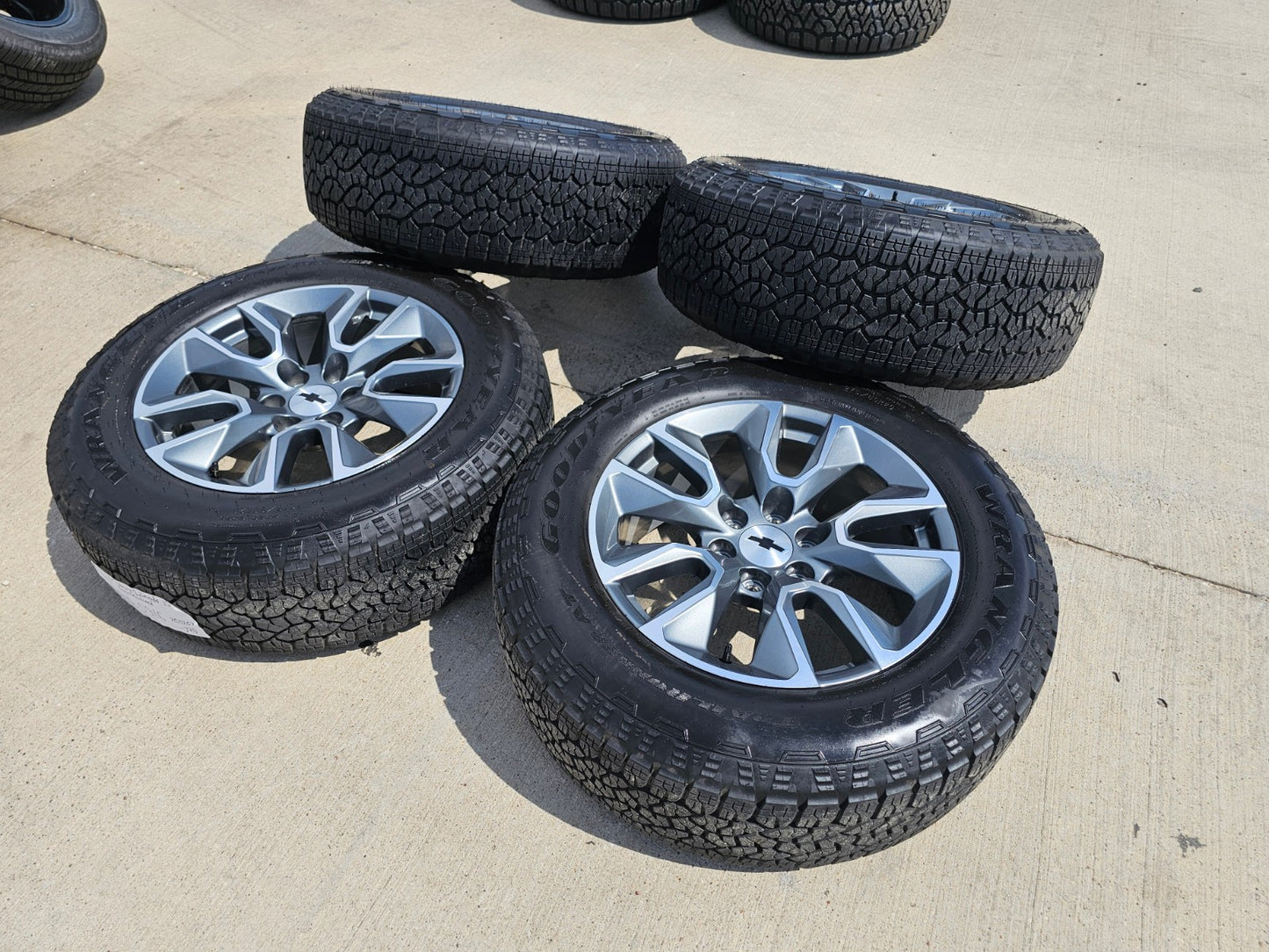 20" Chevy Silverado 1500 Tahoe OEM 5915 5916 wheels rims SET 2026 GOODYEAR