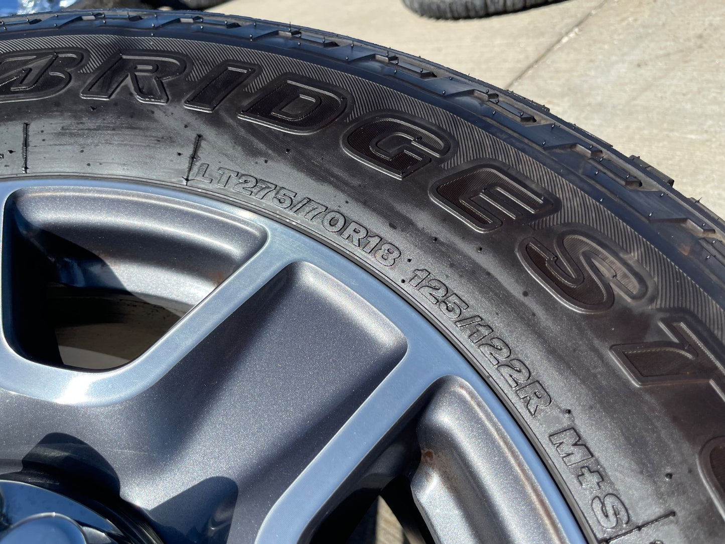 18" Ford F-250 F-350 Lariat FX-4 OEM wheels 10480 10298 tires BRIDGESTONE SET