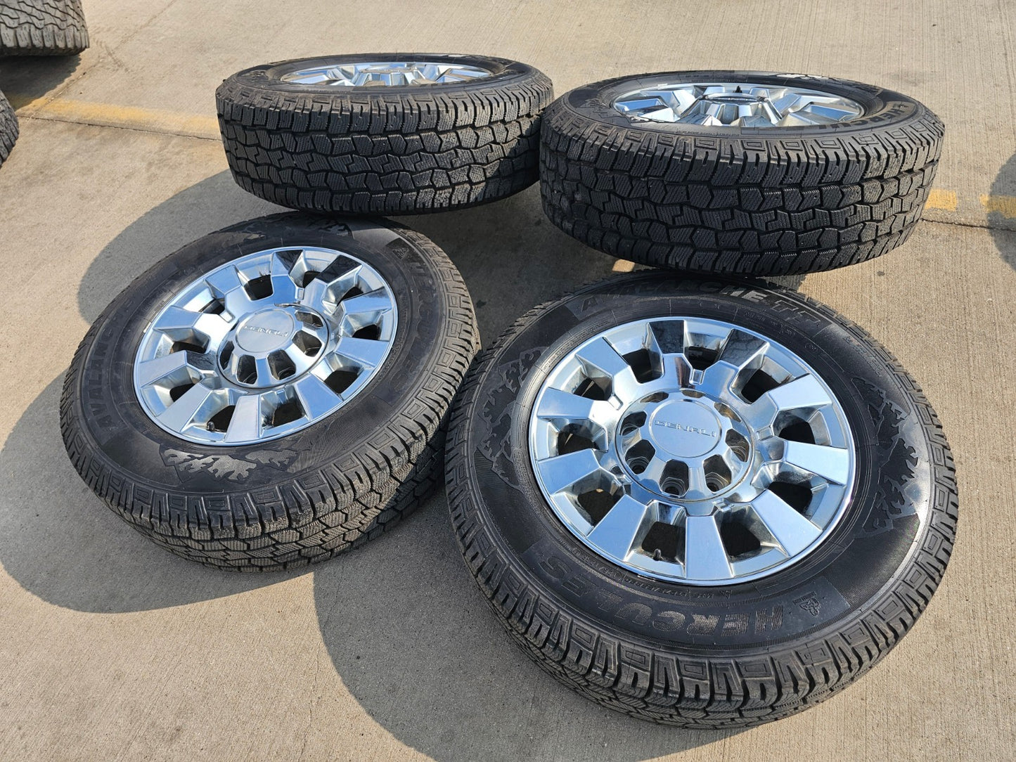 20" GMC Sierra 2500 3500 DENALI OEM 5704 wheels rims tires HERCULES