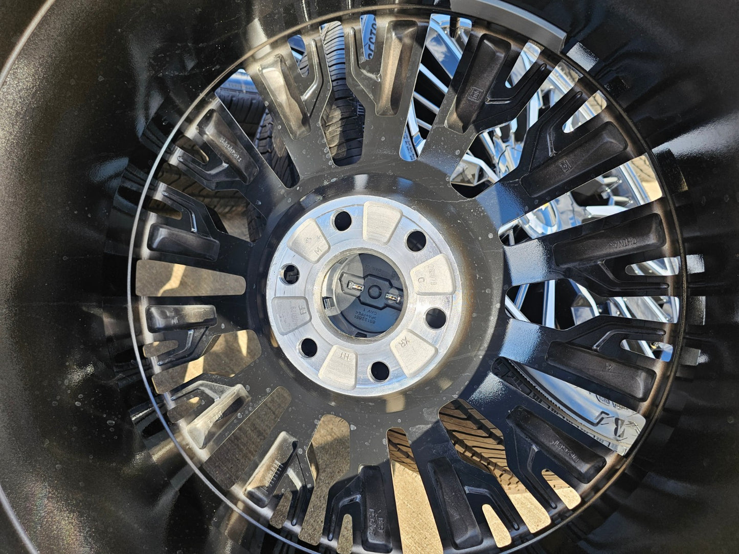 24" Chevy Tahoe Suburban Silverado OEM High Country wheels rims 2025 2026 NEW