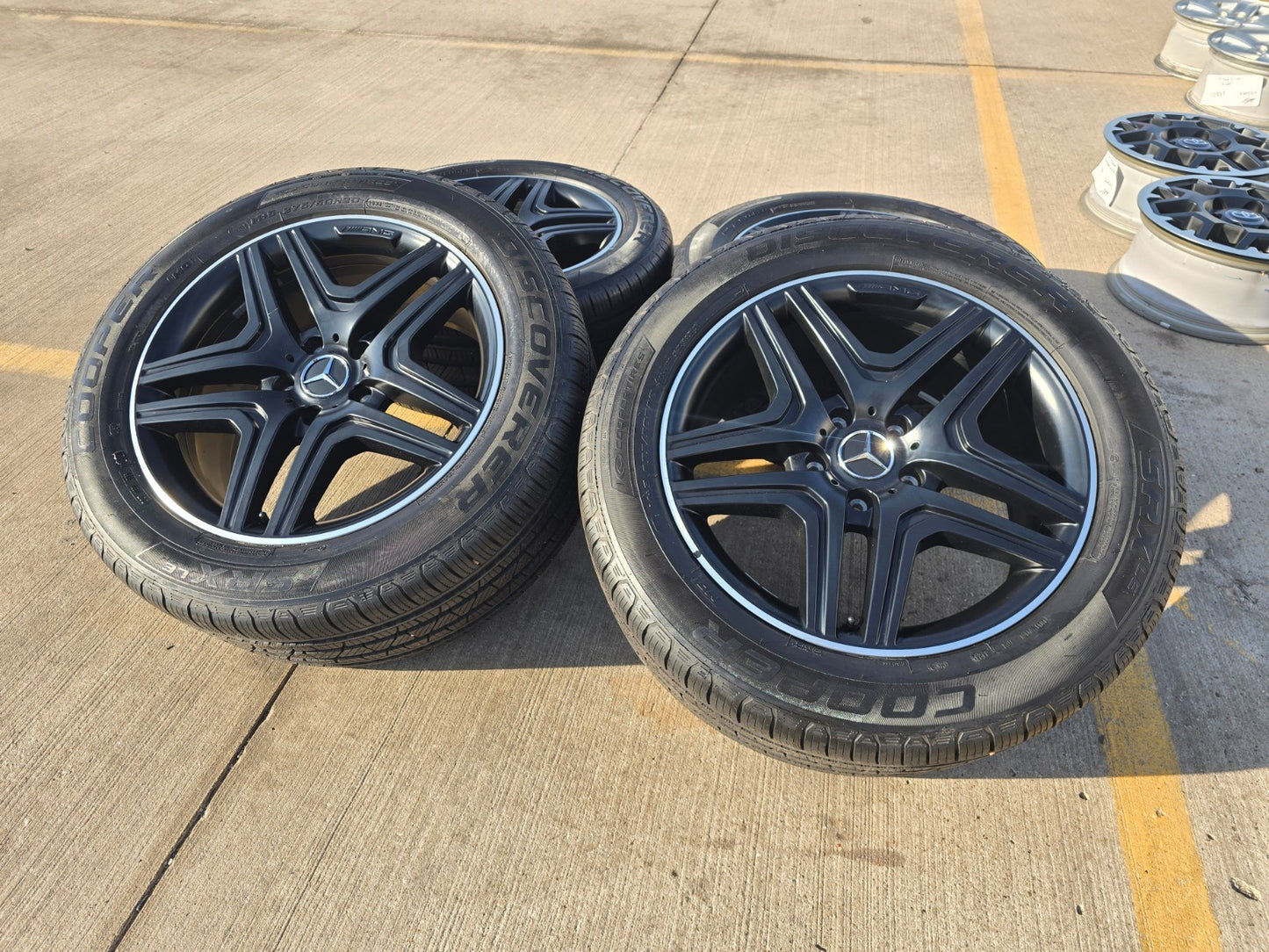 20" Mercedes G Wagon G63 AMG OEM 85326 black wheels rims tires NICE