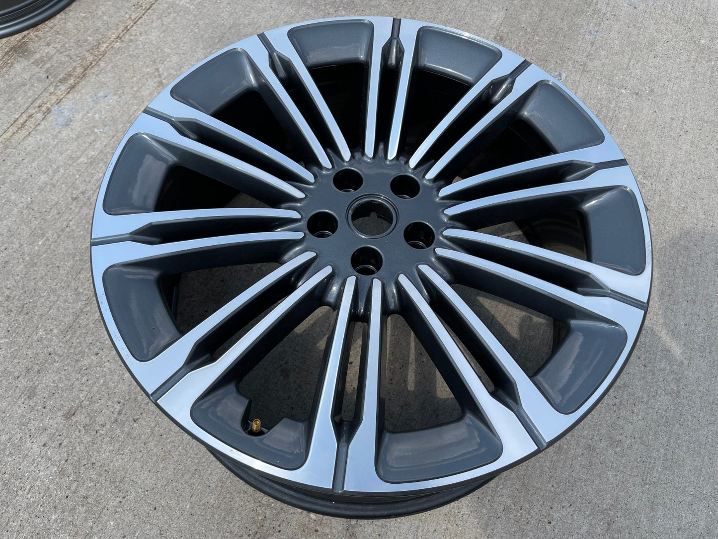 23" Land Rover Range AUTOBIOGRAPHY OEM 72377 wheel rim 2023 2024 2025 2026