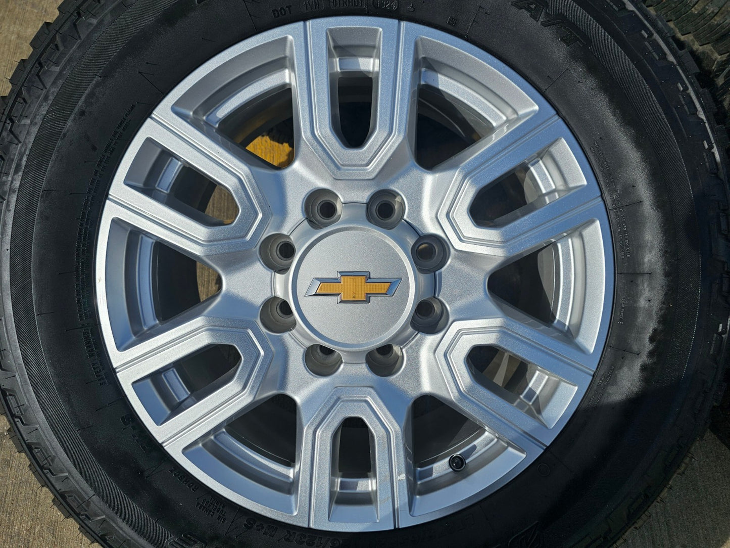 20" GMC Sierra AT4 2500 3500 OEM wheels rims 5950 Silverado BRIDGESTONE DUELER