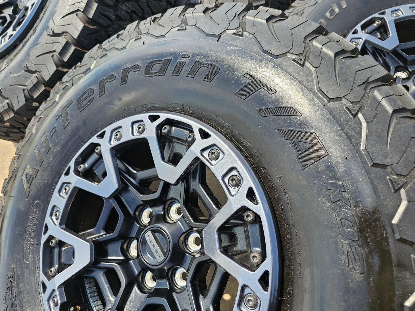 17" Ford F-150 Raptor R OEM BEADLOCK rims wheels 2025 2026 BFG 37" NEW