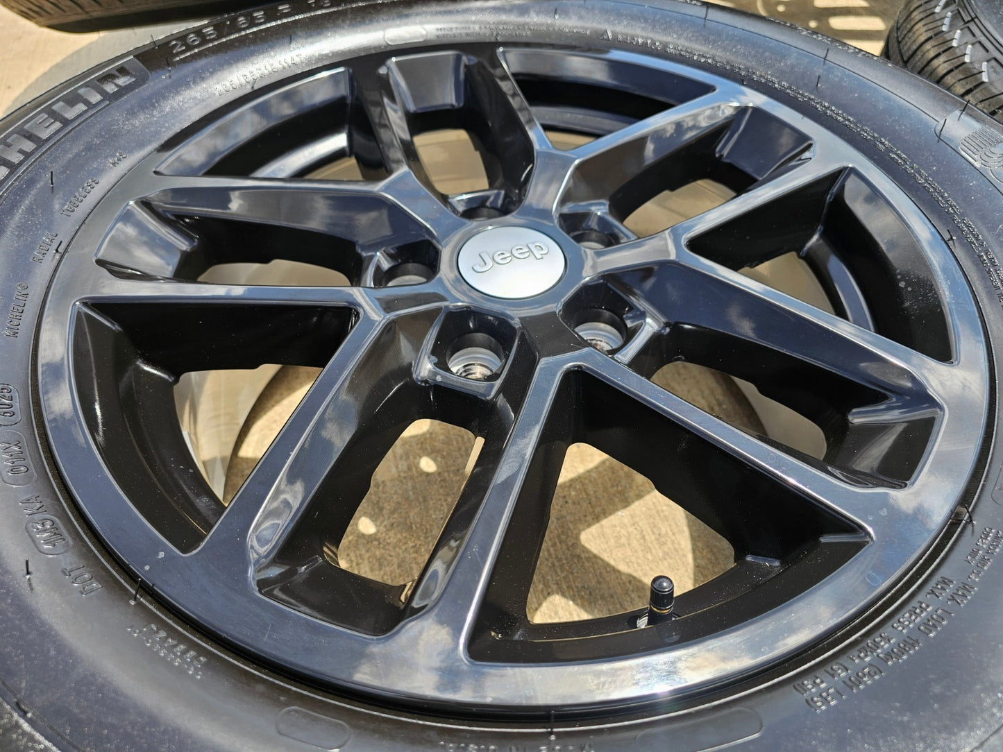 18" Jeep Grand Cherokee L OEM wheels rims 9286 Durango 2025 2026 MICHELIN NEW