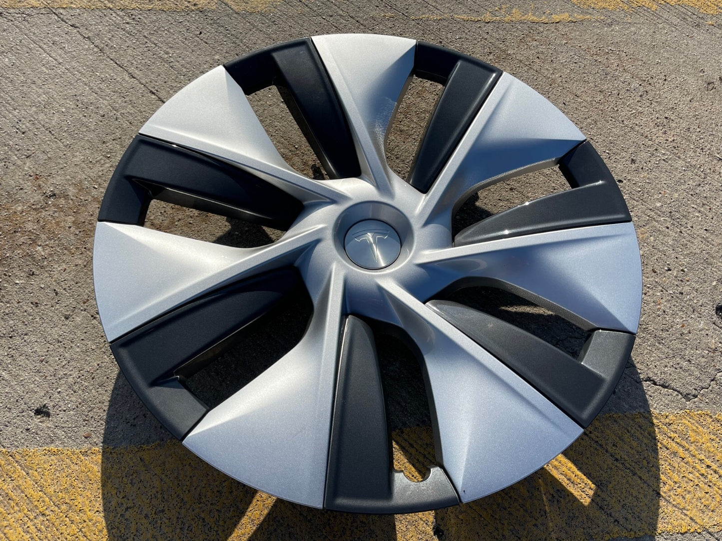 19" Tesla Model Y OEM wheel cap cover 190256 3 spare 2021 2022 2023 2024 2025