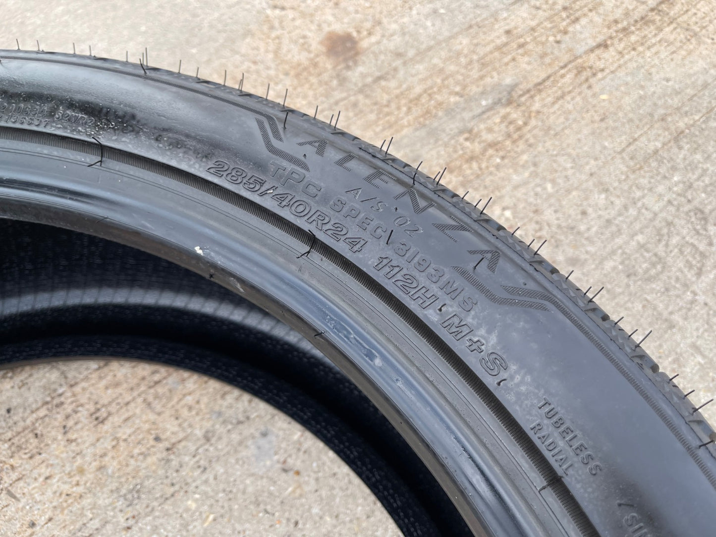 (4) 285/40/24 Bridgestone Dueler Alenza A/S02 tires 285/40r24 TAKE OFFS NEW