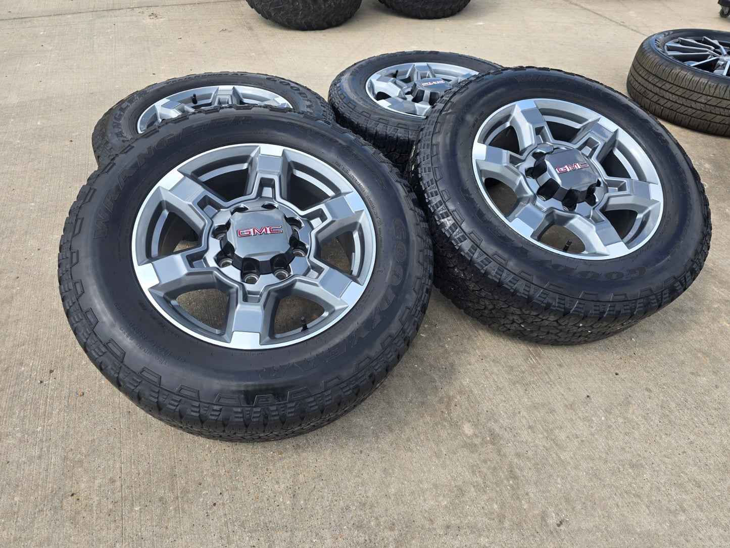 20" GMC Sierra AT4X 2500 3500 OEM wheels rims 94038 Chevy Silverado tires A/T