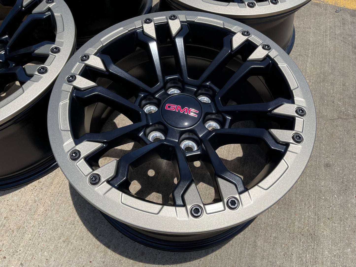 18" GMC Sierra Chevy Silverado OEM Beadlock wheels rims Canyon Colorado NEW