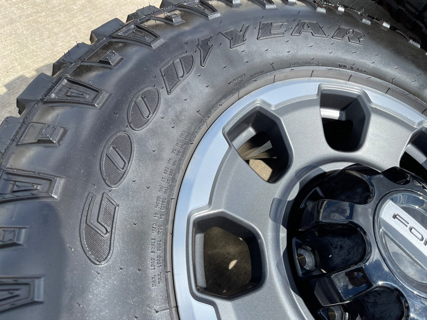 18" Ford F-250 F-350 OEM TREMOR rims wheels 10482 tires SET DURATRAC R/T 35" NEW
