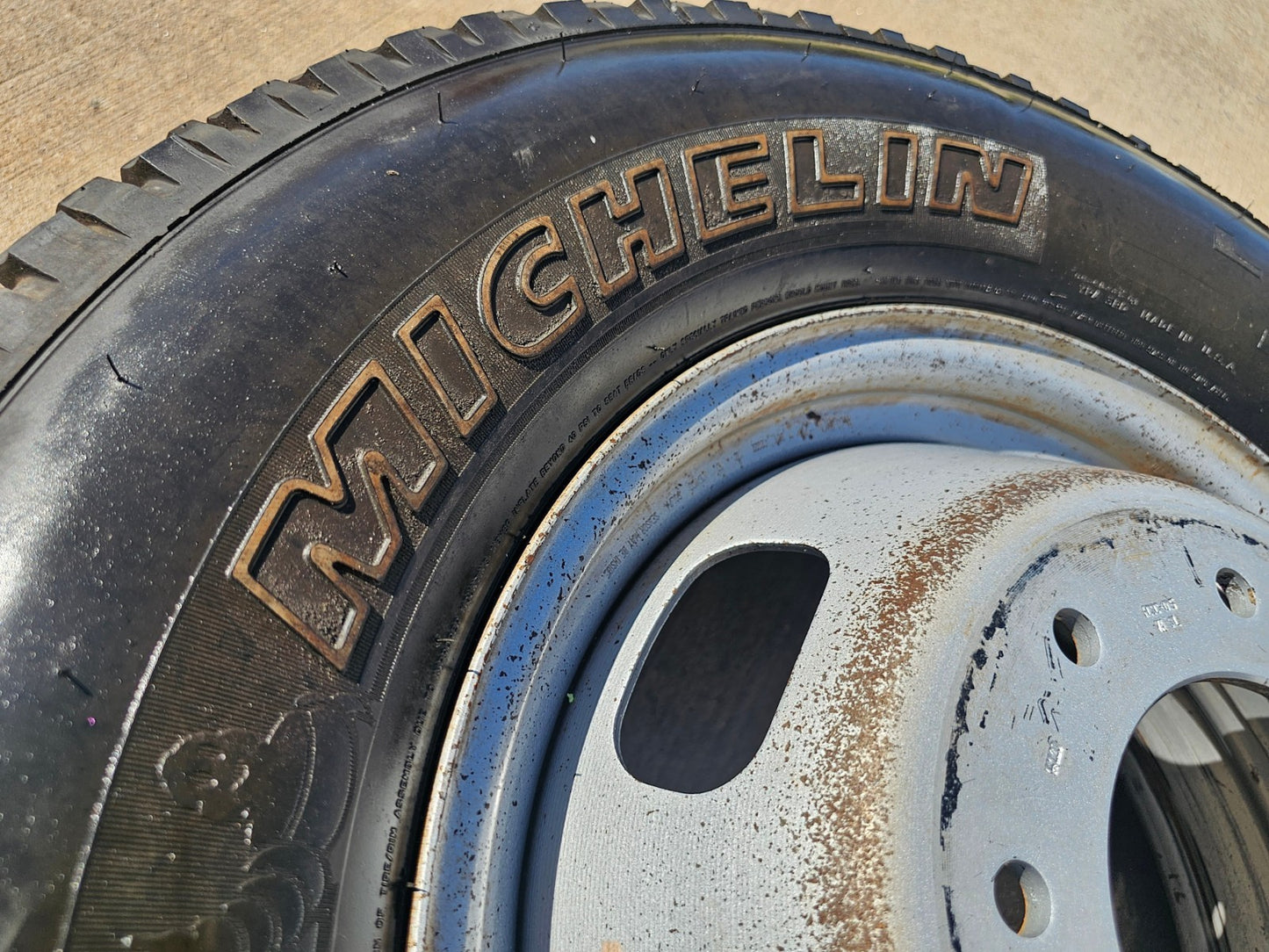 (1) 17" Ford F-350 Dually OEM rim wheel RIM# 3615 99016 FITS 2005-2027