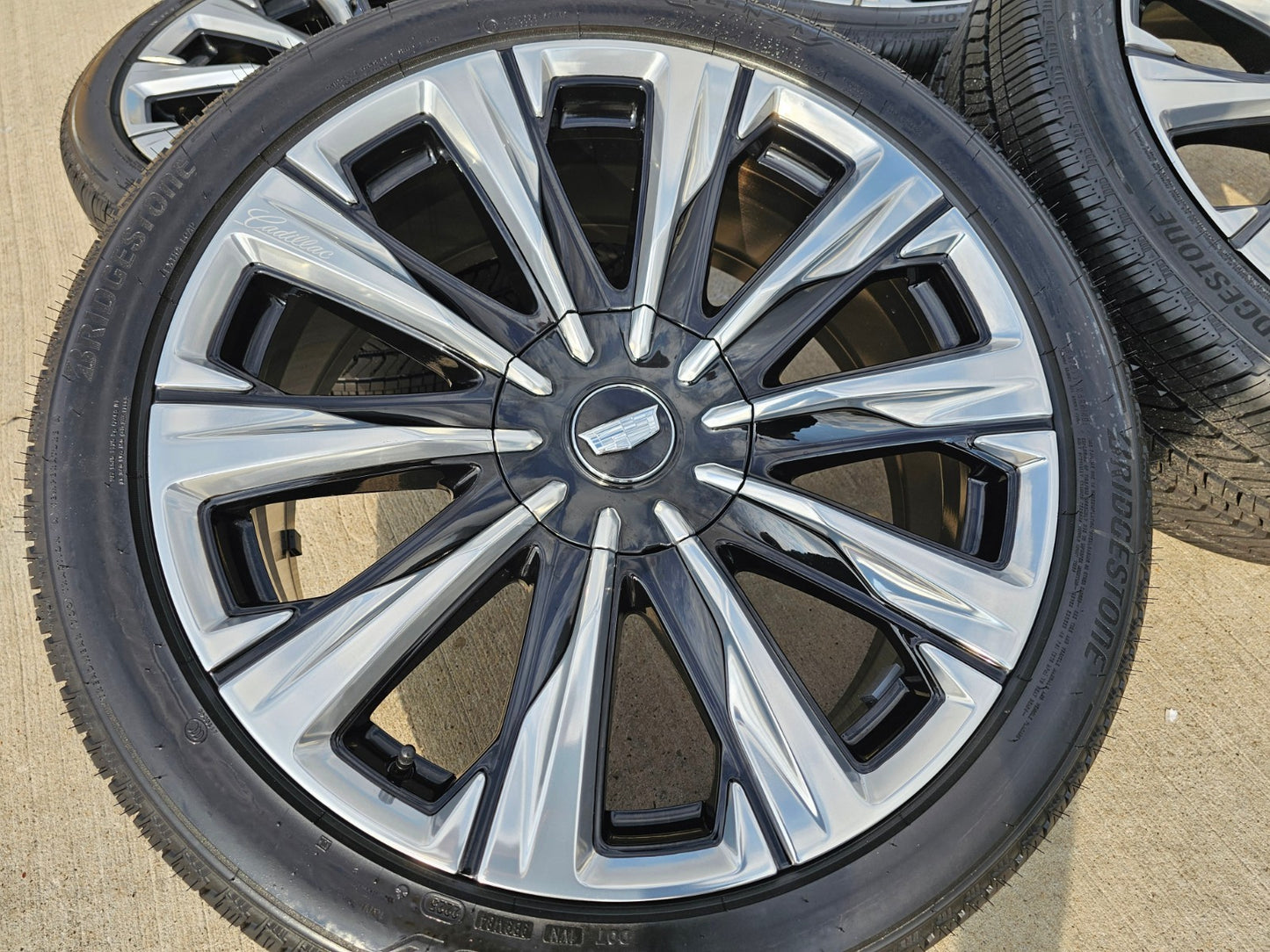 24" Cadillac Escalade PLATINUM OEM wheels rims V 2024 2025 2026 2027 NEW