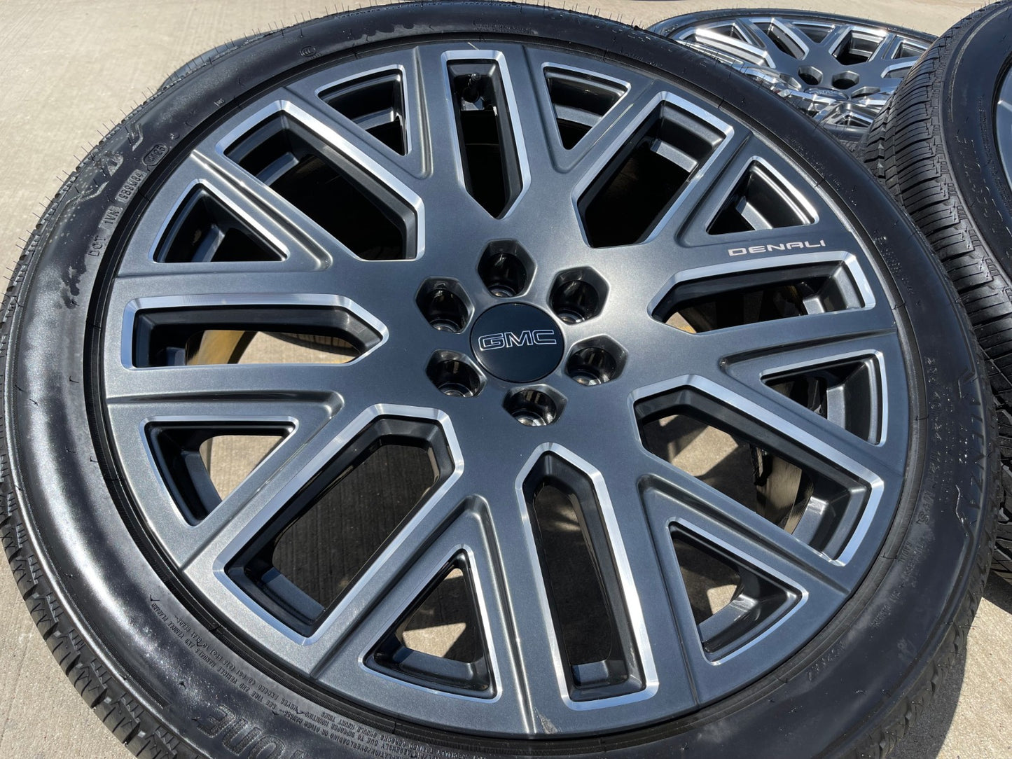 24" GMC Yukon Sierra DENALI OEM wheels rims rim # 84949595 1999-2027