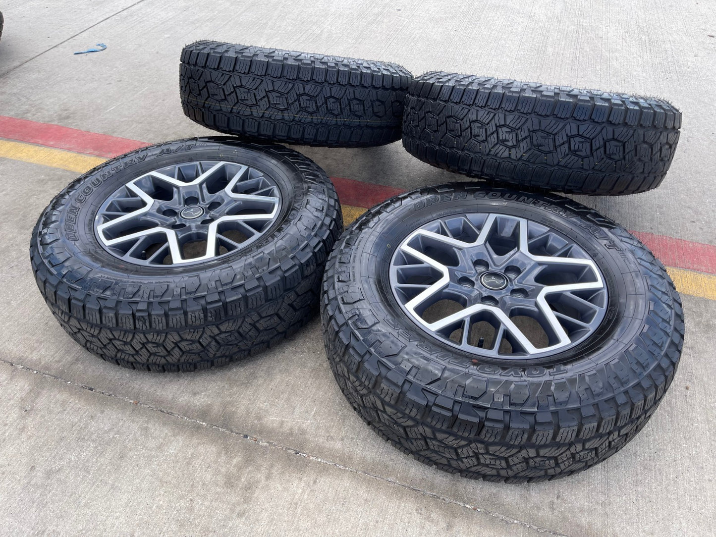 18" Jeep Grand Cherokee OEM 9331 wheels rims Wrangler Gladiator 2024 2025 NEW