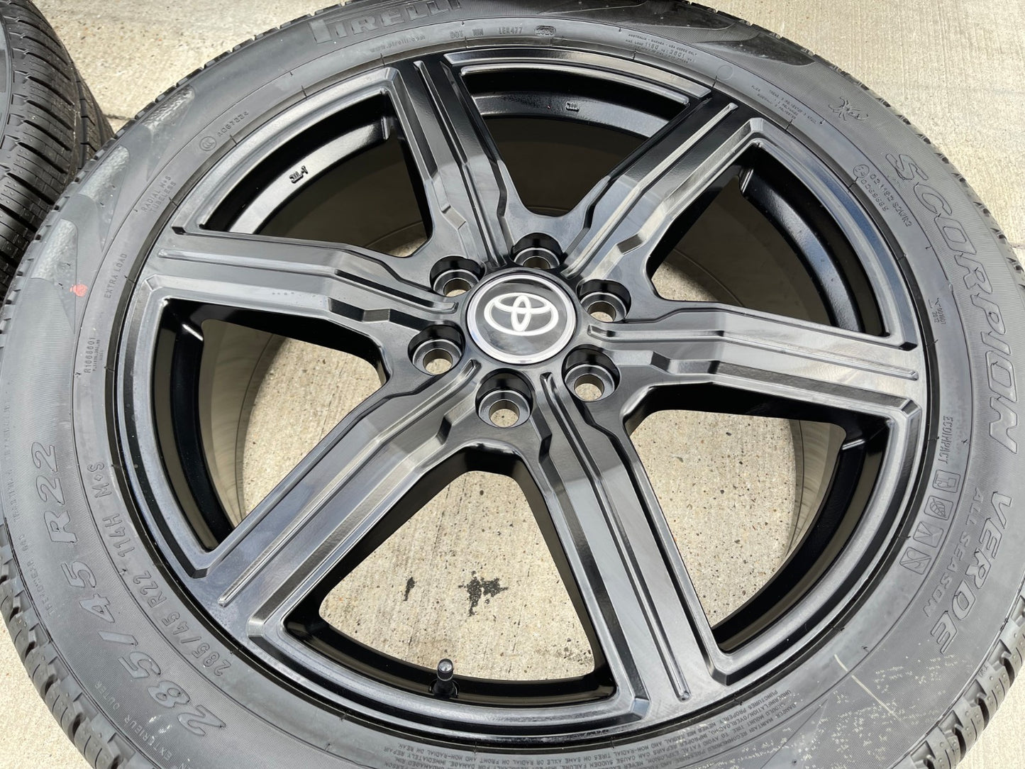 22" Toyota Tundra Sequoia OEM wheels rims 75282 Land Cruiser GX550 PIRELLI NEW