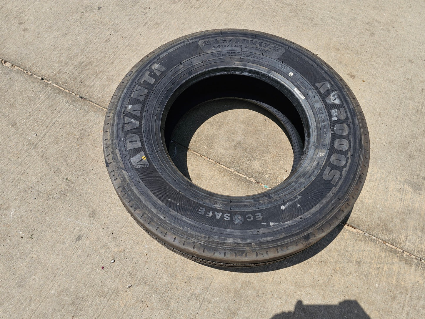 (1) 245/70/17.5 Advanta AV-2000S tire 245/70R17.5 143 J 18 ply LR J NEW