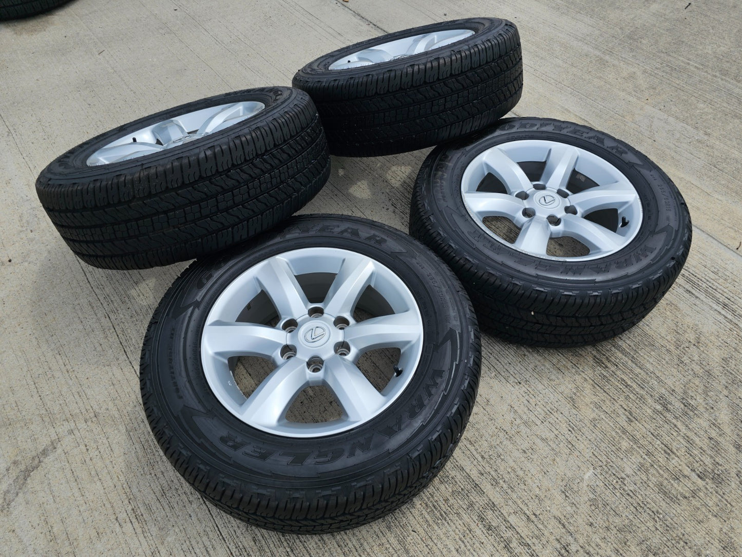18" Lexus GX460 GX470 Tacoma 4Runner OEM wheels rims 74229 tires