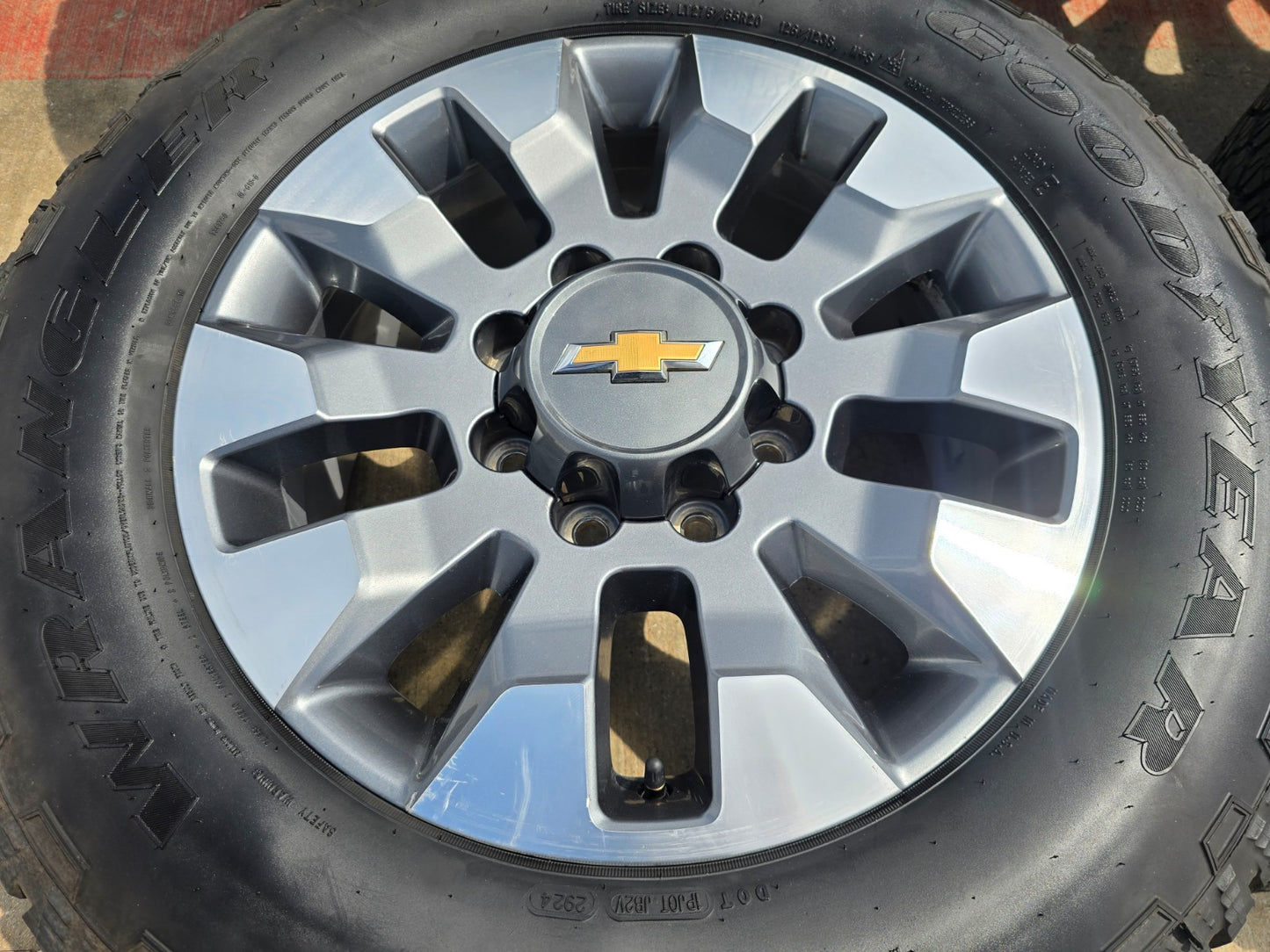 20" Chevy Silverado GMC Sierra 2500 3500 OEM 5960 5947 wheels rims DISCOUNTED