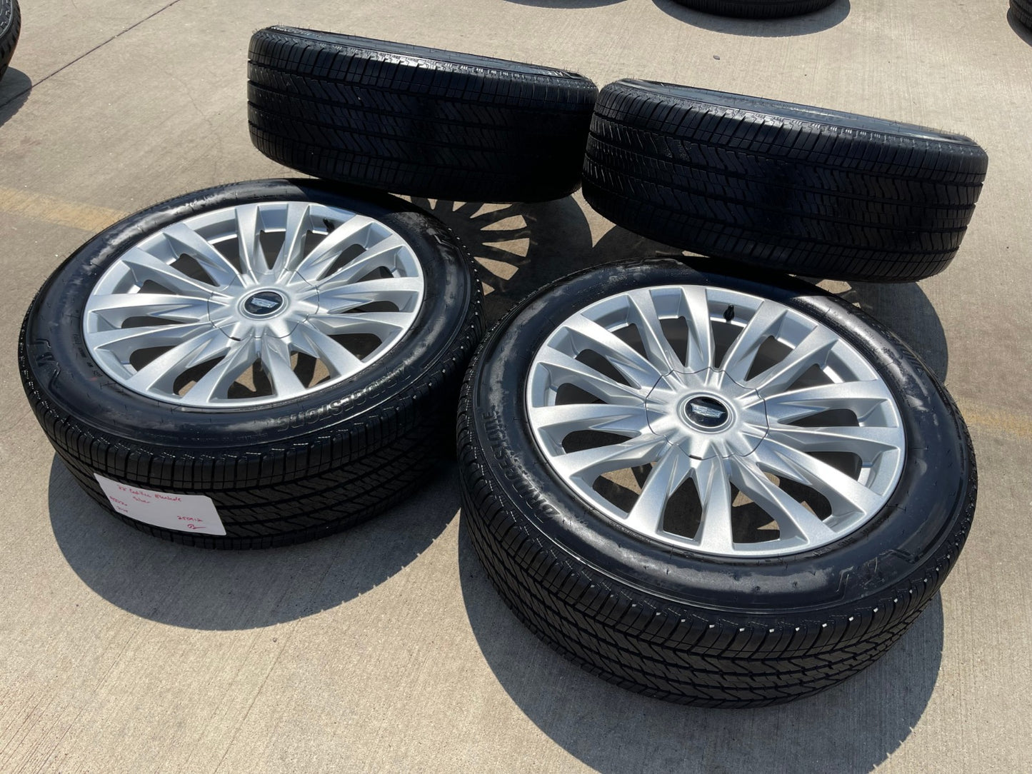 22" Cadillac Escalade Platinum OEM wheels rims 95026 4873 tires 2025 2026 NEW