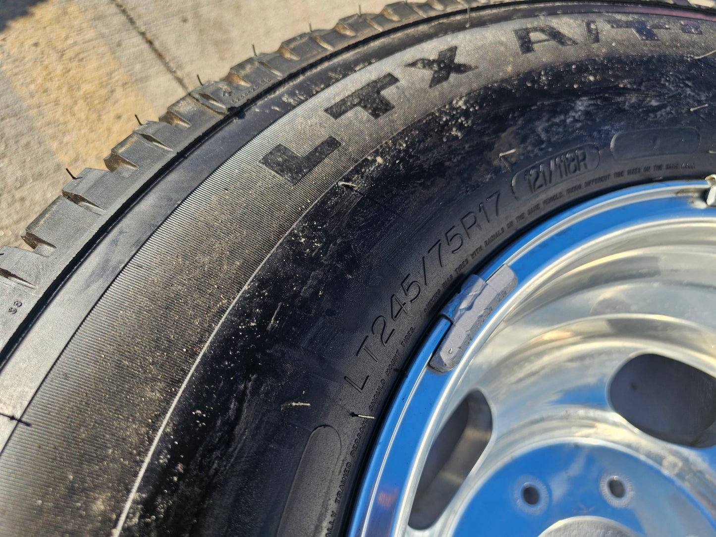 17" Ford F-350 Dually OEM rim wheel 10478 tire MICHELIN NEW