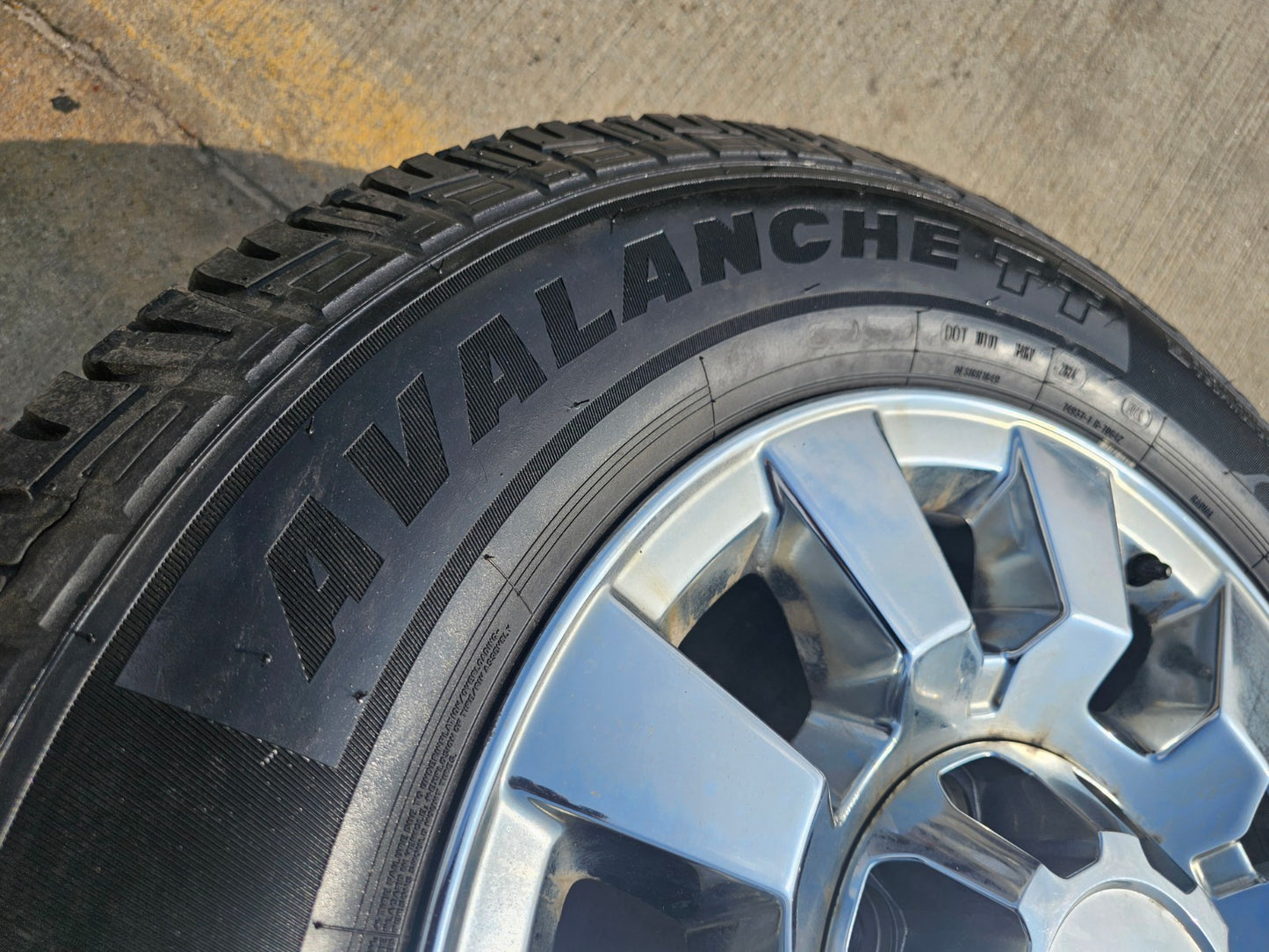 20" GMC Sierra 2500 3500 DENALI OEM 5704 wheels rims tires HERCULES