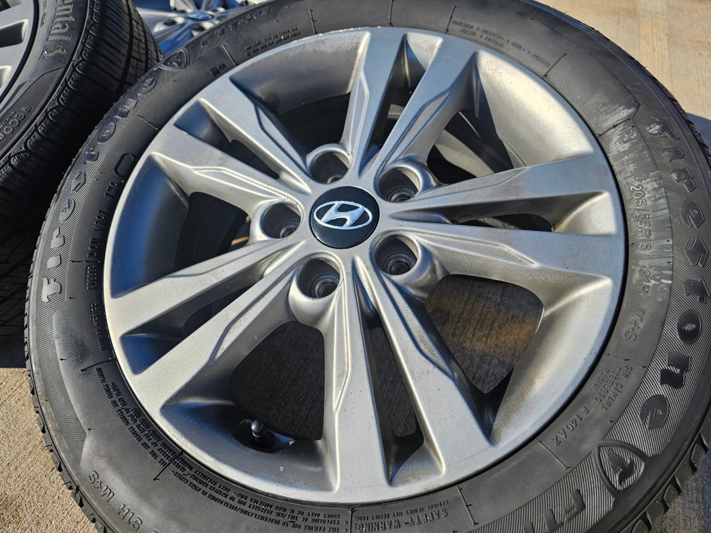 16" Hyundai Elantra Sonata OEM wheel rims 70902 Veloster tires