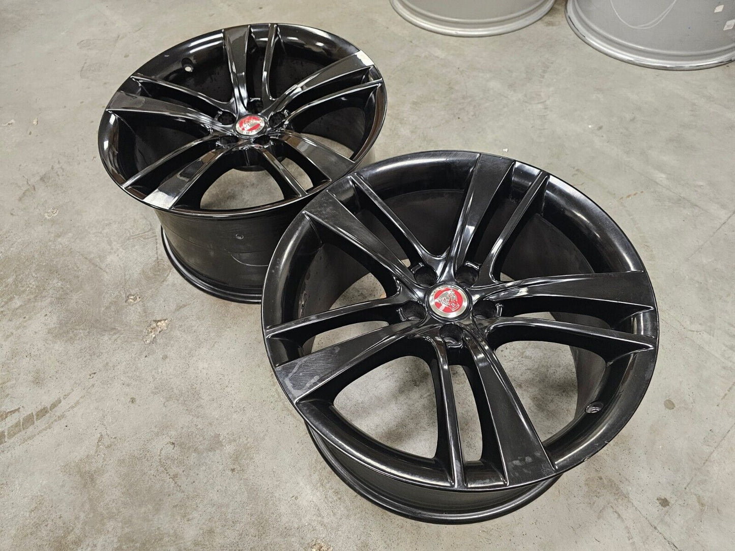 20x10.5 Jaguar F-Type Cyclone OEM wheel rim 59920 spare 2014 2015 2016 2017 2018