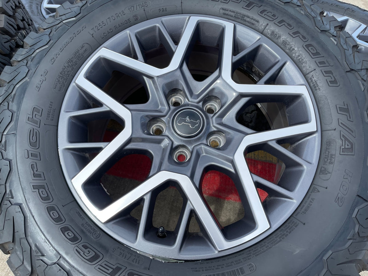 18" Jeep Wrangler Grand Cherokee Gladiator OEM 9331 wheels rims BFG KO2 A/T NEW