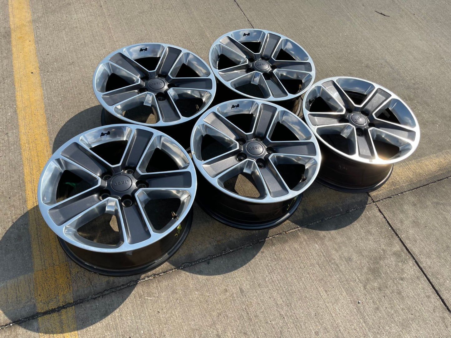 18" Jeep Wrangler Altitude OEM 9255 9221 wheels rims