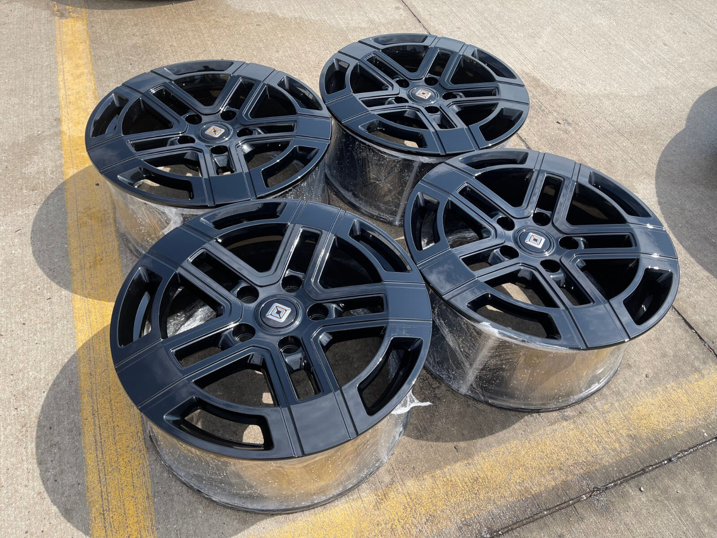 20" Rivian R1T R1S OEM wheels rims PT00973115-A 2022 2023 2024 2025 2026 NEW