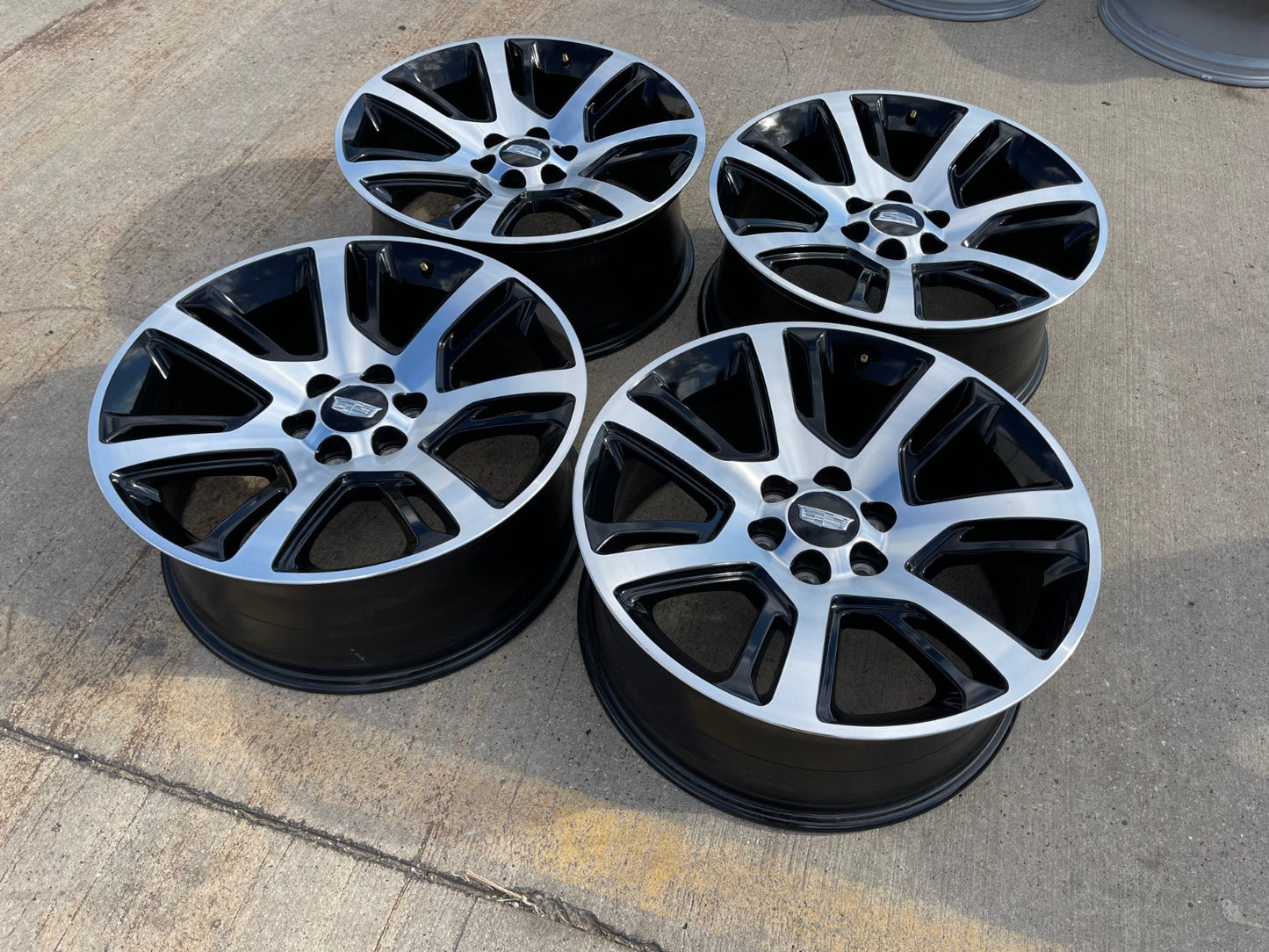 22" Cadillac Escalade Platinum OEM 4738 black wheels rims NEW