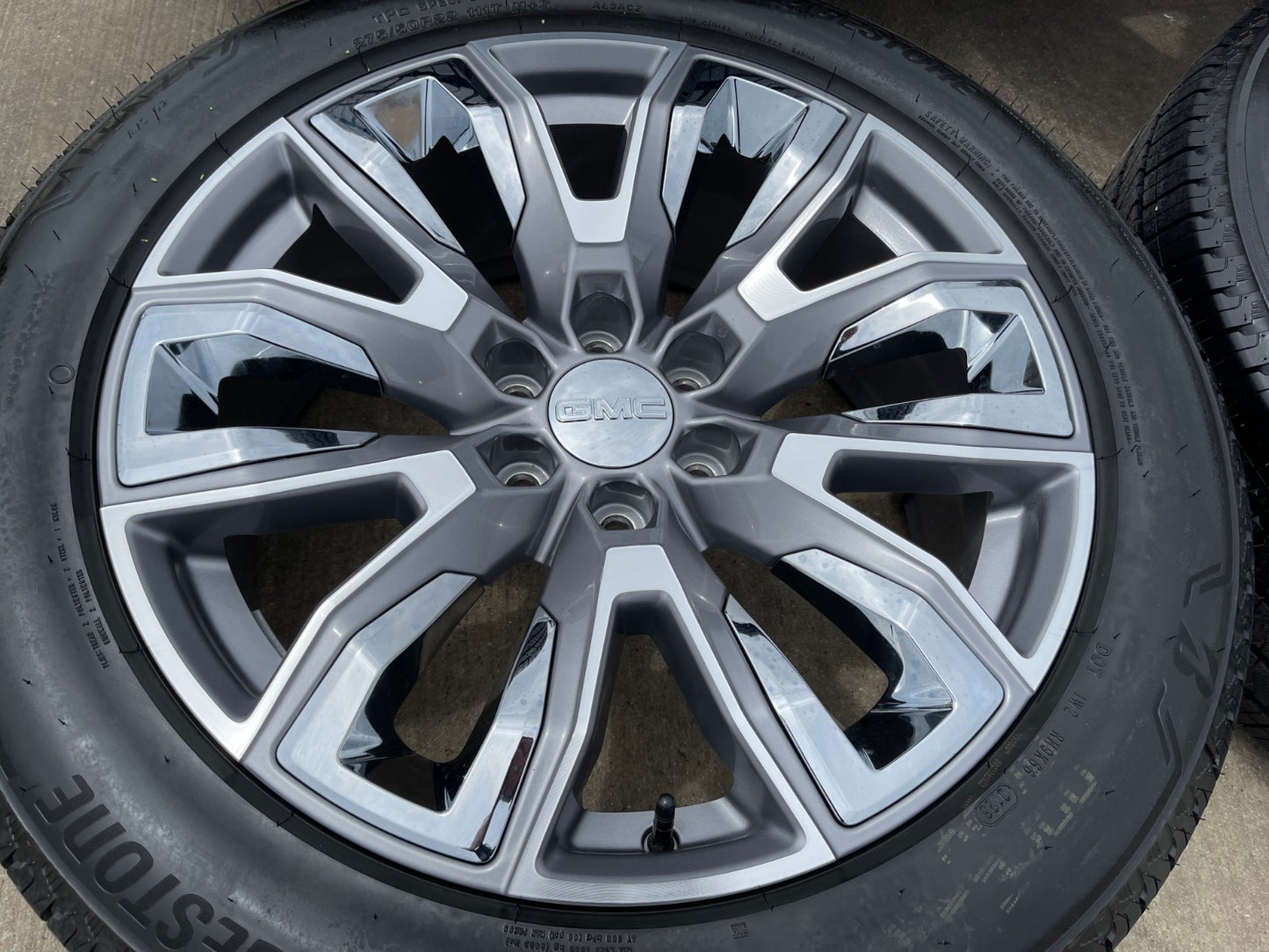 22" GMC Yukon Chevy Tahoe Escalade OEM 95513 14134 wheels rims BRIDGESTONE NEW