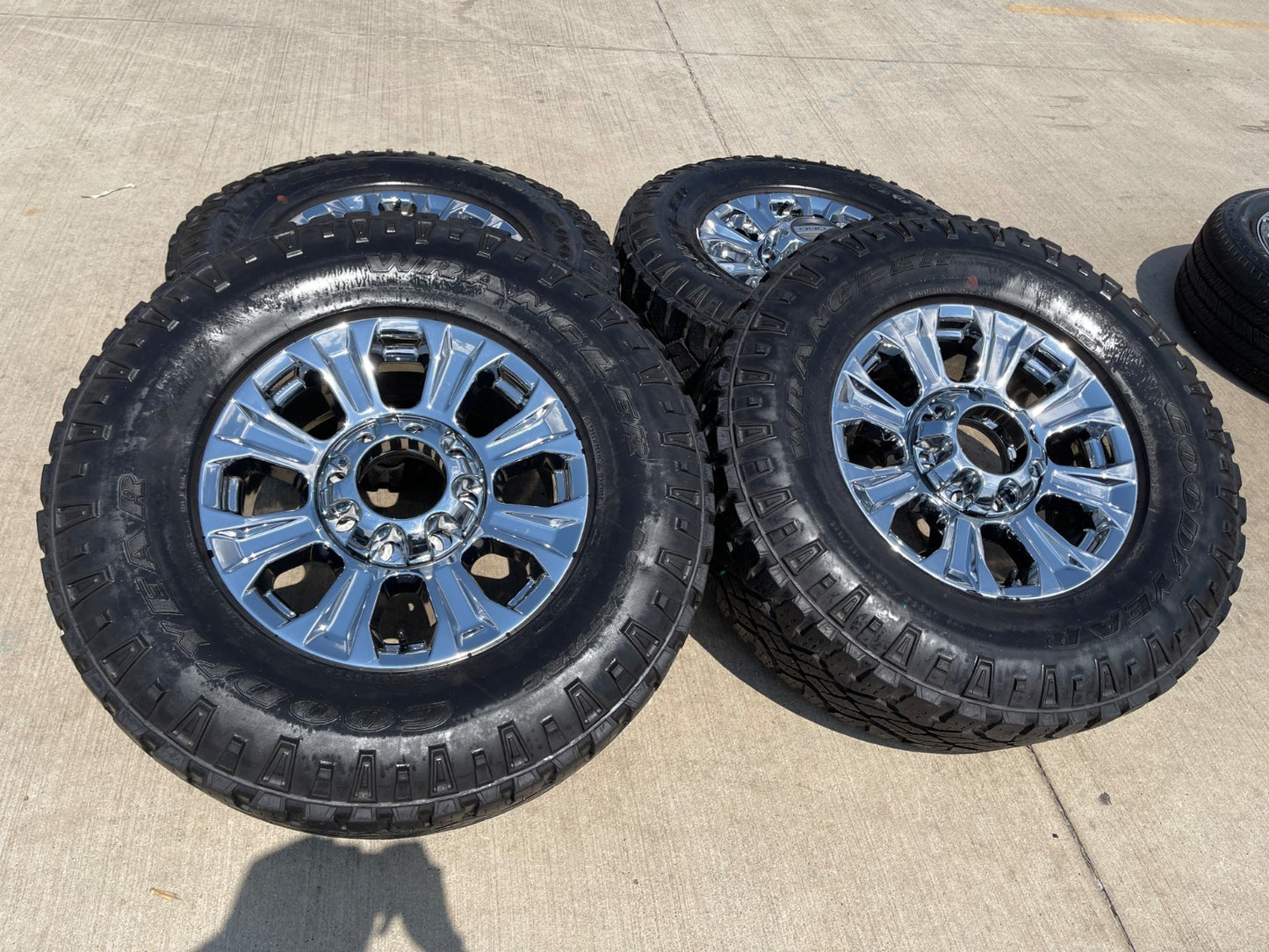 18" Ford F-250 F-350 TREMOR OEM CHROME rims wheels 10097 tires GOODYEAR 35"