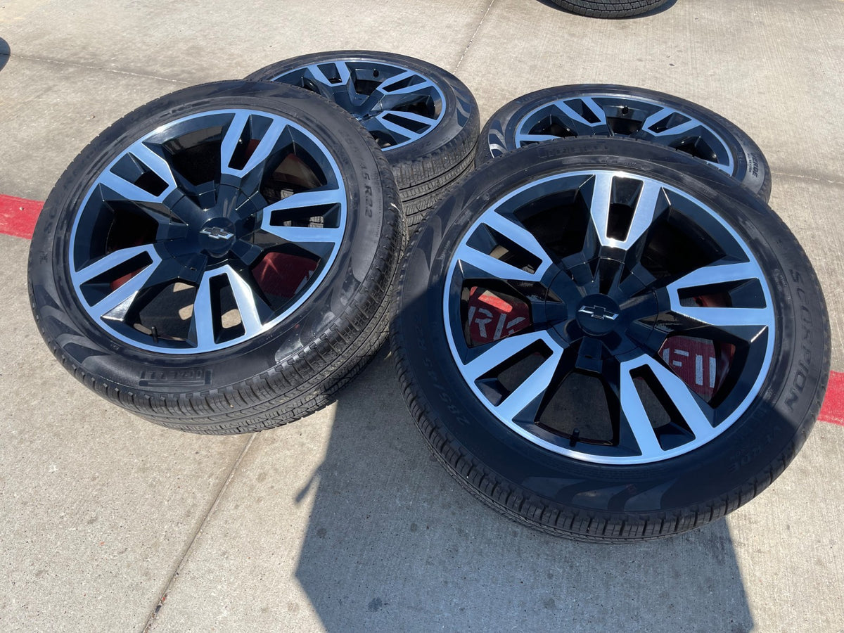 22" Chevy Silverado Tahoe Suburban RST OEM 5620 wheels rims PIRELLI SET
