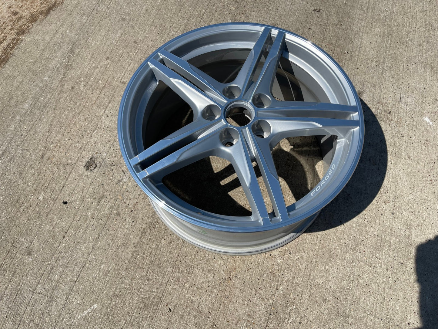 19" 19x8.5 Chevy Corvette C8 OEM wheel rim 84978031 FRONT FORGED