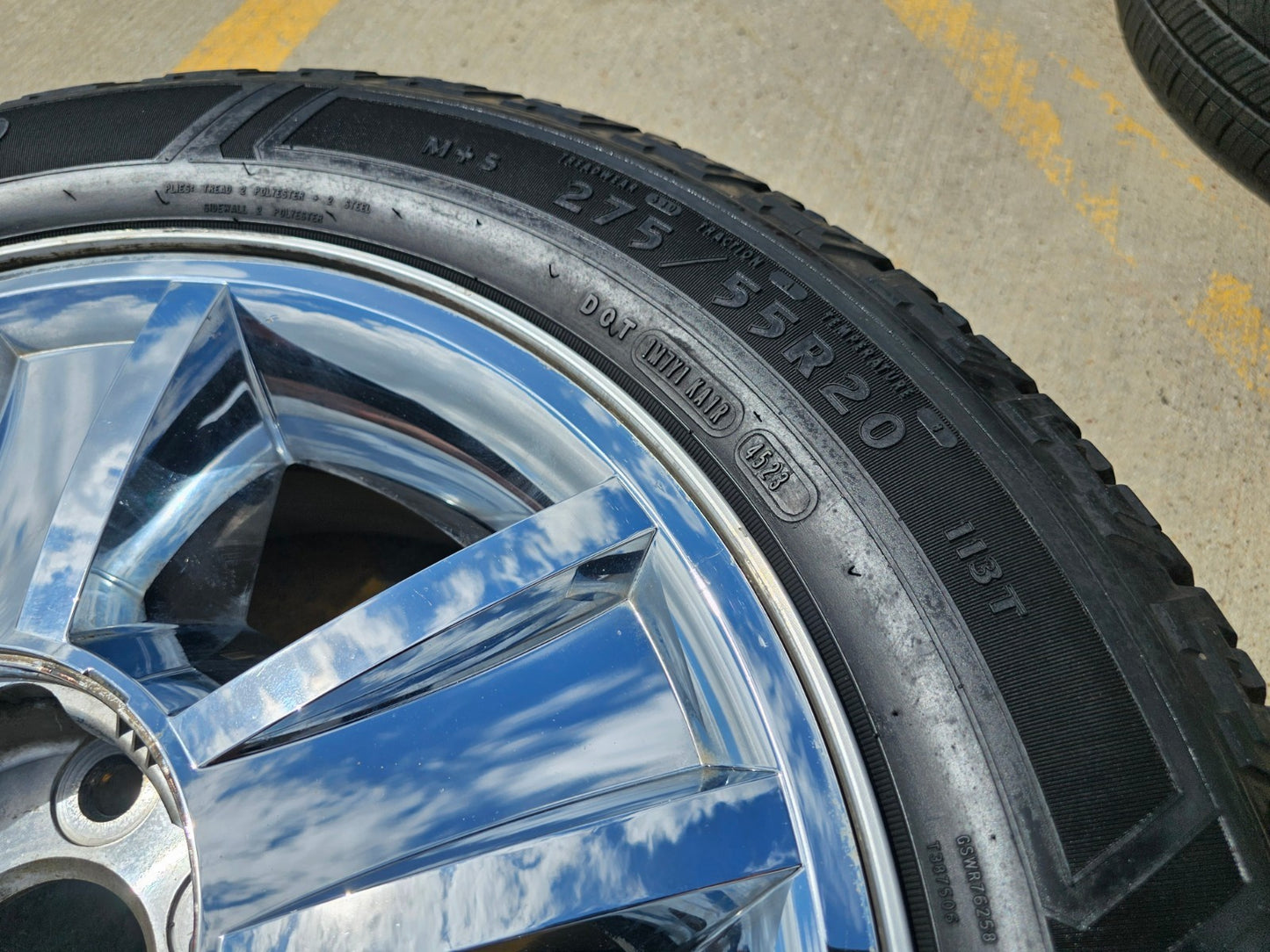 (1) 20" Chevy Silverado Tahoe Suburban chrome OEM 5416 wheel rim tire spare