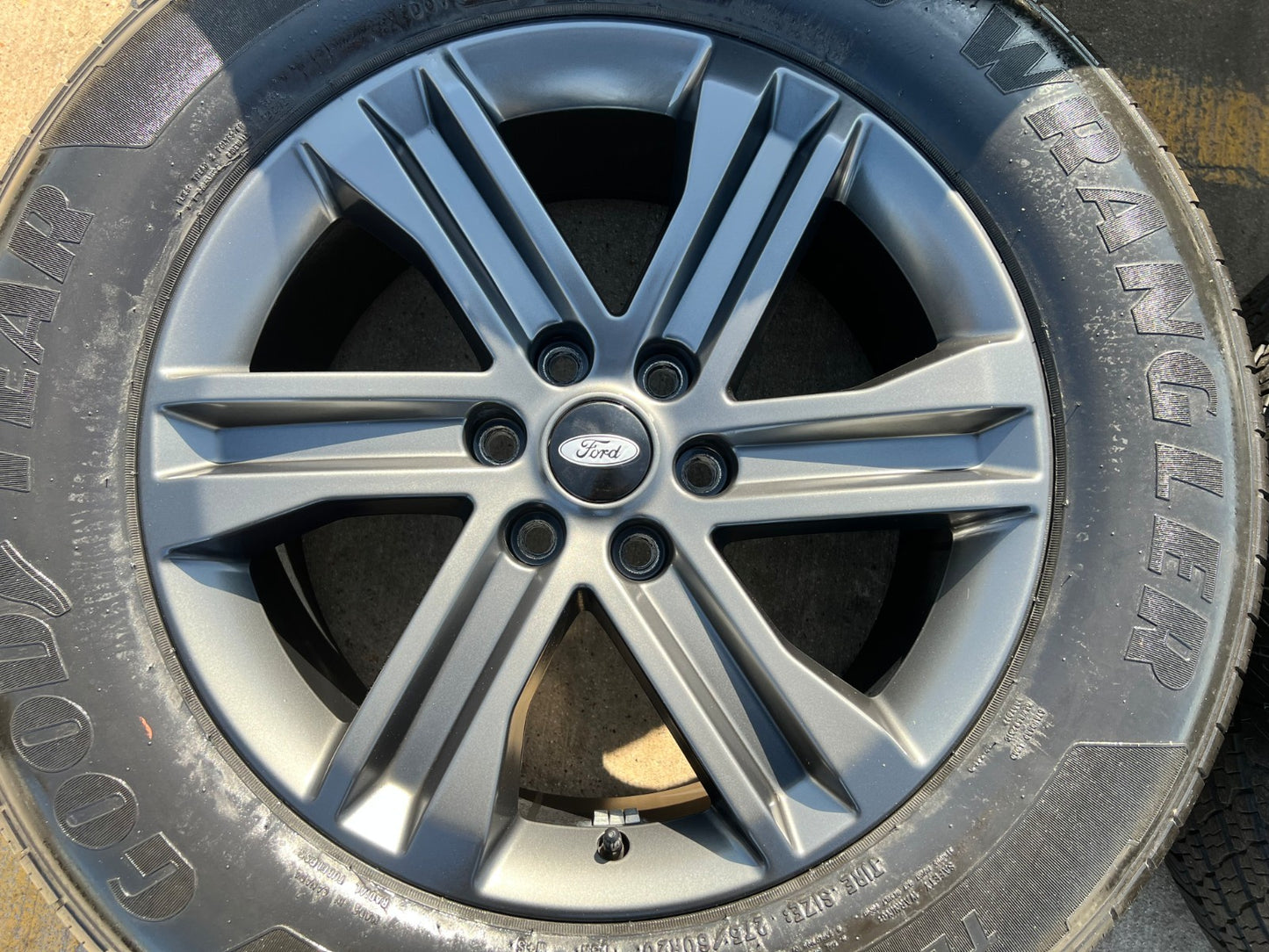 20" Ford F-150 FX-4 PLATINUM OEM rims wheels 10344 Expedition GOODYEAR