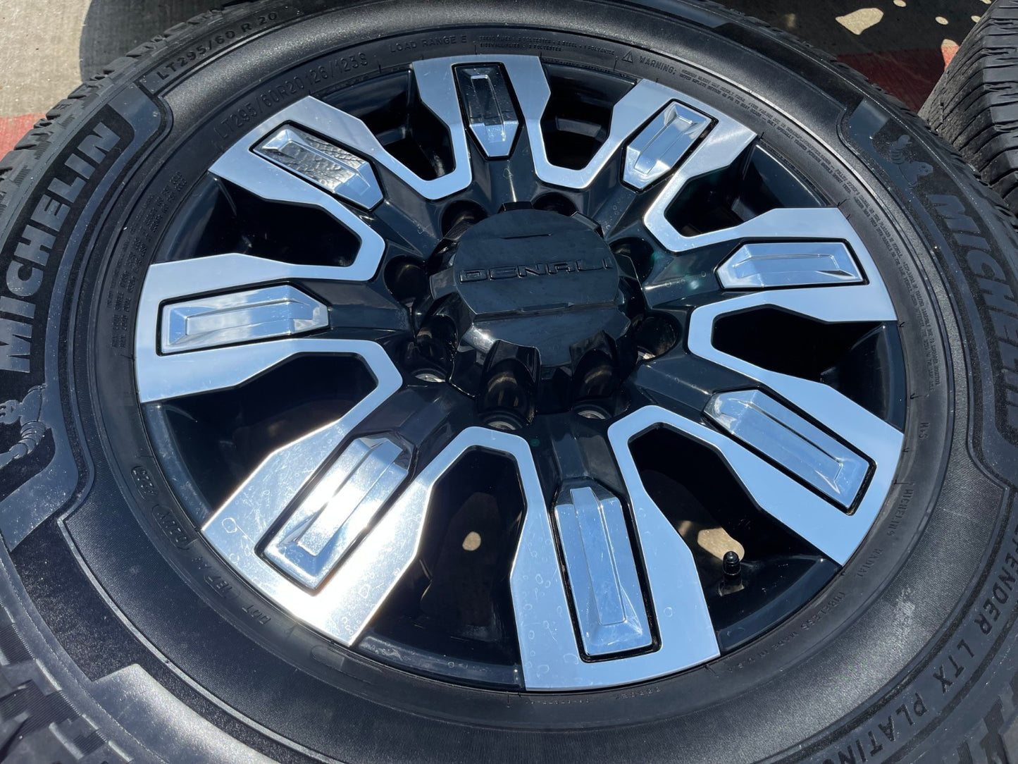 20" GMC Sierra 2500 3500 OEM wheels rims 5958 14138 tires MICHELIN DEFENDER
