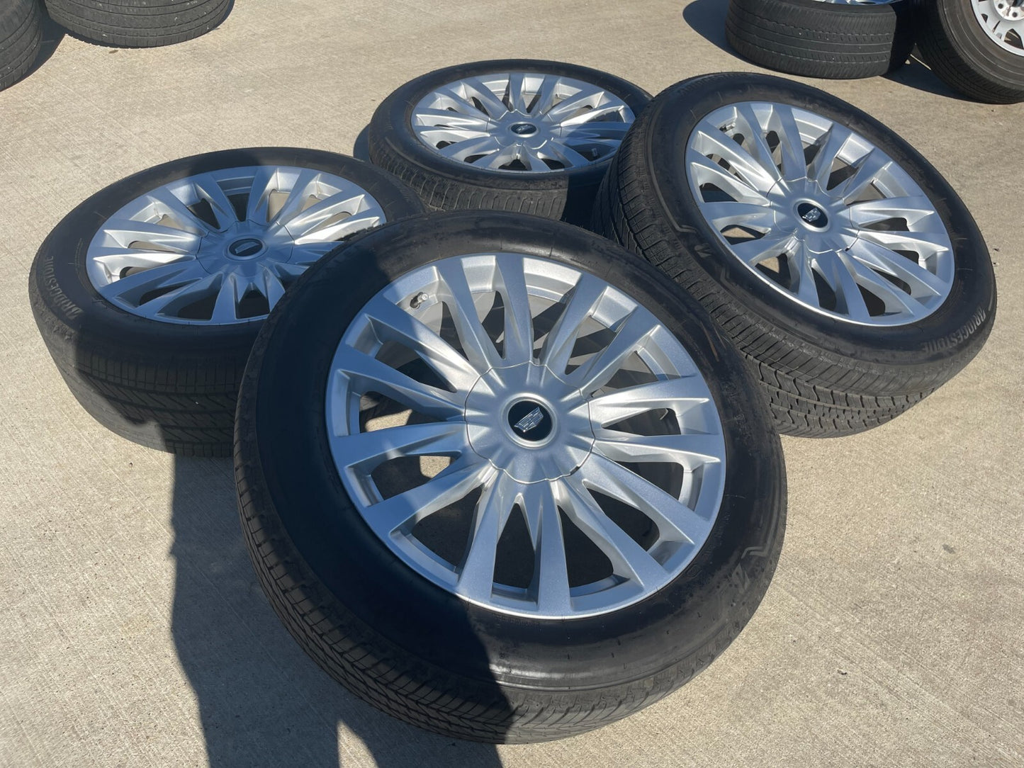 22" Cadillac Escalade Platinum OEM wheels rims 95026 4873 tires