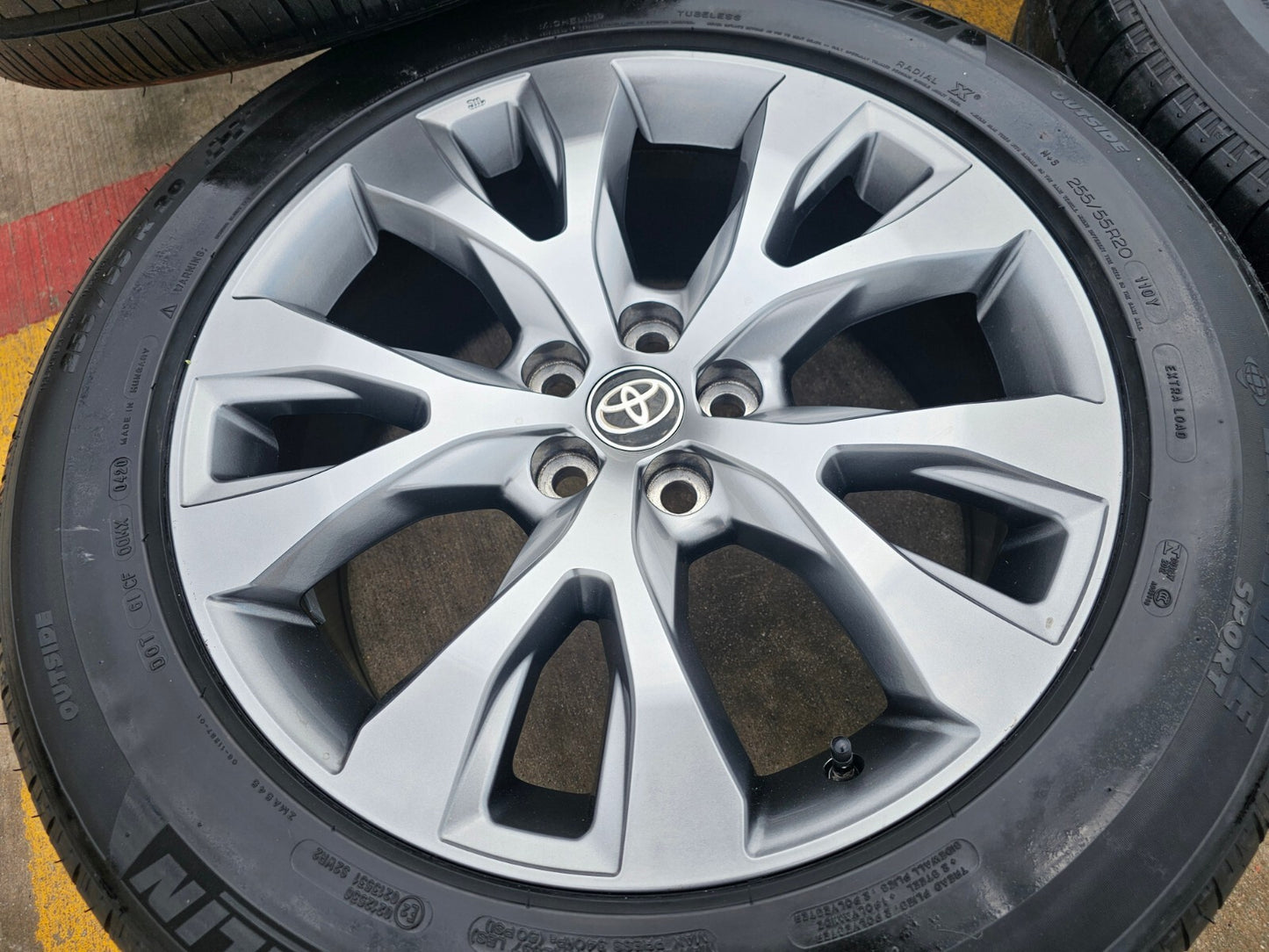 20" Toyota Grand Highlander OEM wheels rims tires Lexus TX350 MICHELIN